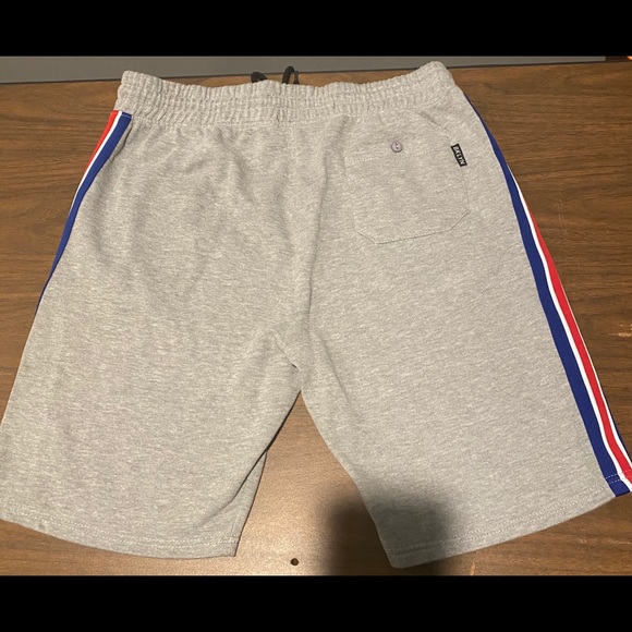 Cotton gray shorts - Picture 2 of 7